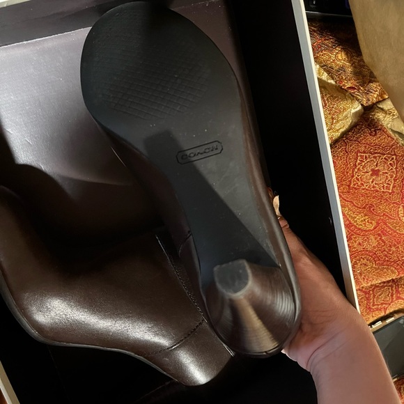 Coach Brown heeled boots size 7 - Picture 2 of 3